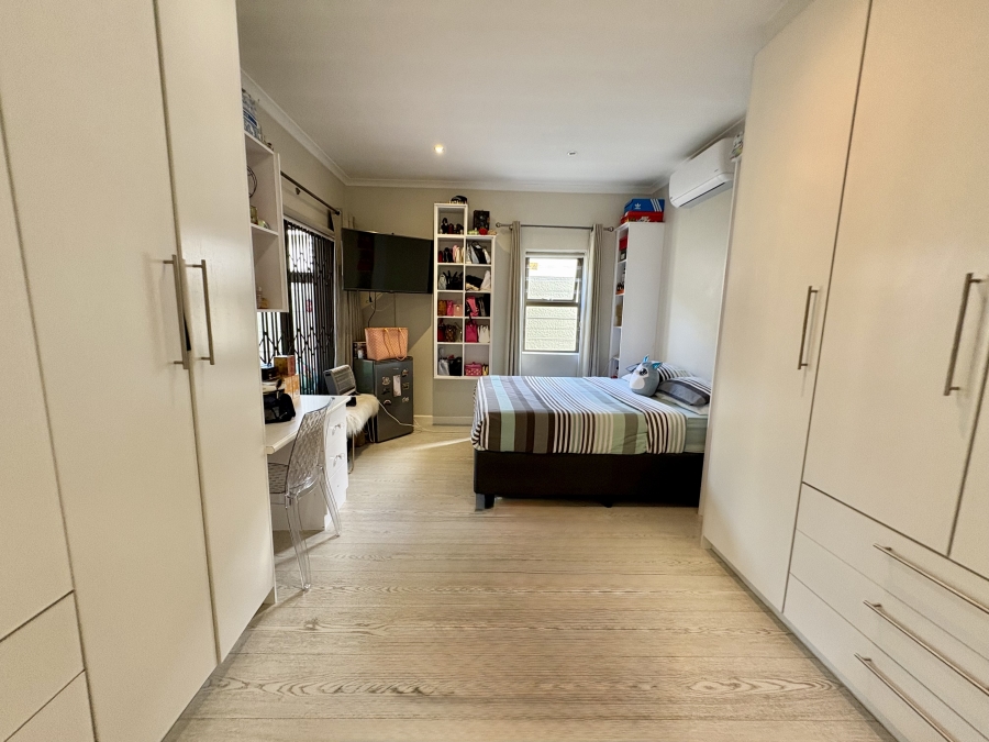 5 Bedroom Property for Sale in Parklands North Western Cape